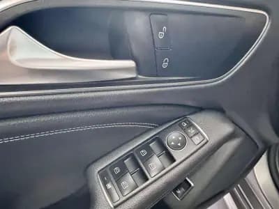 Sell Mercedes-Benz CLA 180 2018 - 21500 EUR, 179900 km - AUTO.MOTO.pt