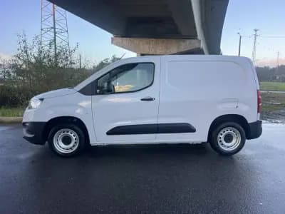 Vendo Toyota Proace 2024 - 16100 EUR, 75000 km - AUTO.MOTO.pt