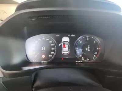 Vendo Volvo XC 40 2019 - 23850 EUR, 132000 km - AUTO.MOTO.pt