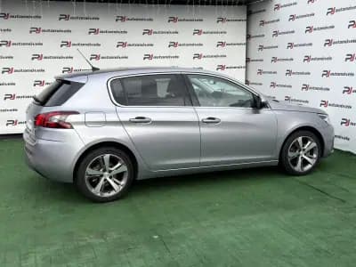 Sell Peugeot 308 2018 - 12990 EUR, 88000 km - AUTO.MOTO.pt