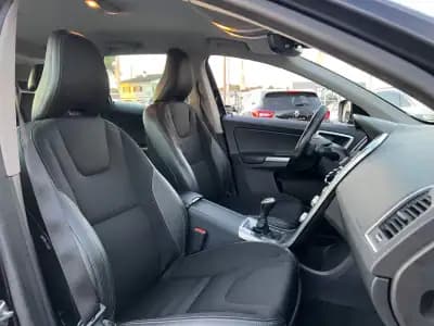 Sell Volvo XC 60 2015 - 18900 EUR, 176607 km - AUTO.MOTO.pt