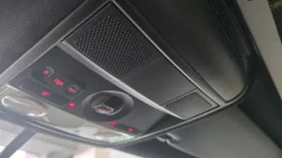 Vendo Volkswagen Scirocco 2010 - 10900 EUR, 289436 km - AUTO.MOTO.pt