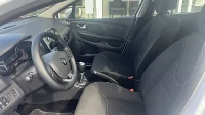 Sell Renault Clio 2016 - 10490 EUR, 141000 km - AUTO.MOTO.pt