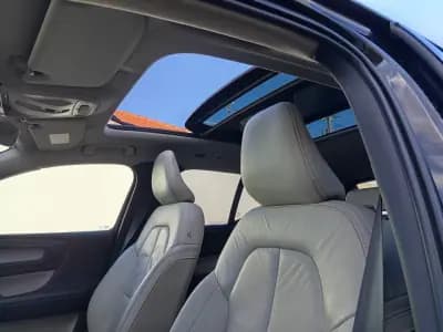 Sell Volvo XC 40 2022 - 28990 EUR, 100300 km - AUTO.MOTO.pt