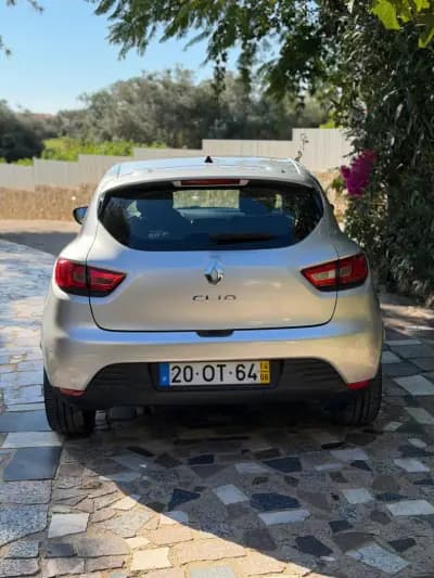 Vendo Renault Clio 2014 - 9990 EUR, 79966 km - AUTO.MOTO.pt