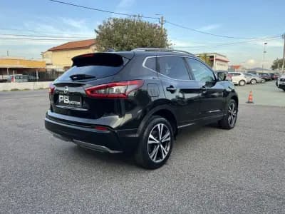 Vendo Nissan Qashqai 2017 - 15990 EUR, 131908 km - AUTO.MOTO.pt