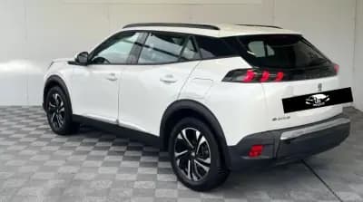 Vendo Peugeot e-2008 2021 - 17000 EUR, 35000 km - AUTO.MOTO.pt