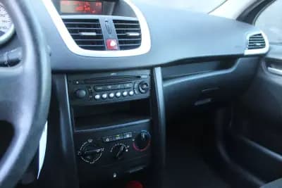 Sell Peugeot 207 2008 - 4250 EUR, 161000 km - AUTO.MOTO.pt