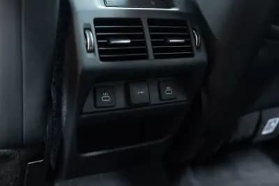 Vendo Land Rover Discovery Sport 2021 - 36950 EUR, 63000 km - AUTO.MOTO.pt