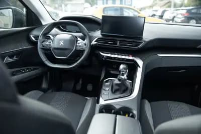 Vendo Peugeot 5008 2022 - 21250 EUR, 98960 km - AUTO.MOTO.pt