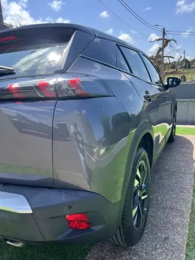 Vendo Peugeot 2008 2021 - 16500 EUR, 170000 km - AUTO.MOTO.pt