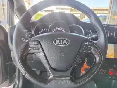 Vendo Kia Ceed SW 2015 - 8990 EUR, 144200 km - AUTO.MOTO.pt