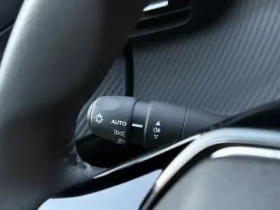 Vendo Peugeot 2008 2024 - 20950 EUR, 37000 km - AUTO.MOTO.pt