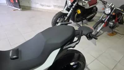 Vendo mota BMW F 900 R 2023 - 10900 EUR, 1060 km - AUTO.MOTO.pt