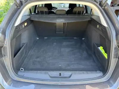 Vendo Peugeot 308 SW 2019 - 13000 EUR, 76390 km - AUTO.MOTO.pt