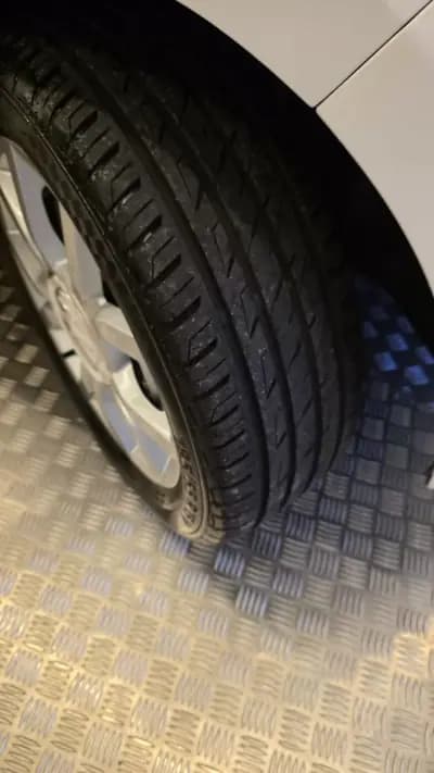 Vendo Volkswagen Cross Up! 2013 - 7750 EUR, 154338 km - AUTO.MOTO.pt