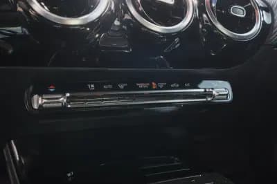 Sell Mercedes-Benz A 180 2019 - 23780 EUR, 91680 km - AUTO.MOTO.pt