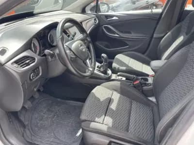 Vendo Opel Astra 2016 - 10950 EUR, 102477 km - AUTO.MOTO.pt