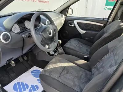 Vendo Dacia Sandero 2012 - 5750 EUR, 158792 km - AUTO.MOTO.pt