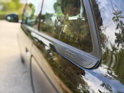 Vendo Fiat 500e C 2020 - 16999 EUR, 60000 km - AUTO.MOTO.pt