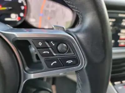 Vendo Porsche Panamera Sport Turismo 2018 - 84990 EUR, 147000 km - AUTO.MOTO.pt