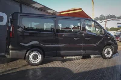 Vendo Renault Trafic 2017 - 21750 EUR, 201400 km - AUTO.MOTO.pt