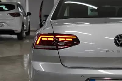 Vendo Volkswagen Passat 2021 - 21900 EUR, 22076 km - AUTO.MOTO.pt