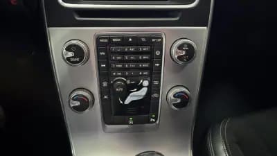 Vendo Volvo V60 Cross Country 2016 - 18180 EUR, 138731 km - AUTO.MOTO.pt