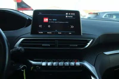 Vendo Peugeot 3008 2018 - 16500 EUR, 205000 km - AUTO.MOTO.pt