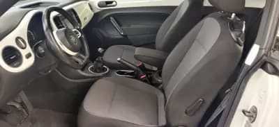 Vendo Volkswagen New Beetle 2015 - 14950 EUR, 156200 km - AUTO.MOTO.pt