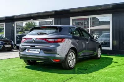 Vendo Renault Mégane 2019 - 14990 EUR, 124445 km - AUTO.MOTO.pt