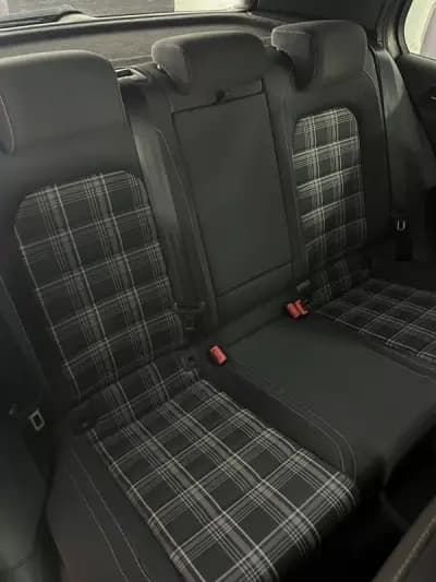 Vendo Volkswagen Golf 2015 - 18900 EUR, 147980 km - AUTO.MOTO.pt