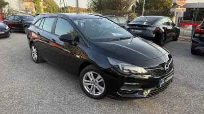 Vendo Opel Astra Sports Tourer 2021 - 11640 EUR, 149717 km - AUTO.MOTO.pt