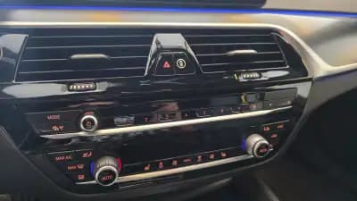 Vendo BMW 520 2020 - 36900 EUR, 140347 km - AUTO.MOTO.pt