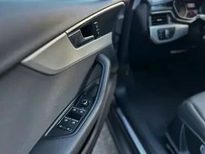 Vendo Audi A4 Avant 2020 - 24250 EUR, 235230 km - AUTO.MOTO.pt