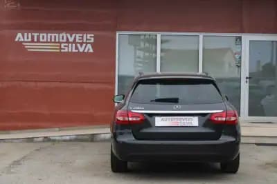 Vendo Mercedes-Benz C 200 2020 - 22990 EUR, 173000 km - AUTO.MOTO.pt