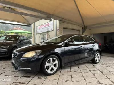 Sell Volvo V40 2014 - 10950 EUR, 203325 km - AUTO.MOTO.pt
