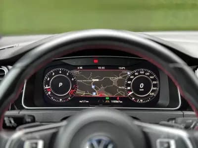 Vendo Volkswagen Golf 2019 - 27990 EUR, 110000 km - AUTO.MOTO.pt