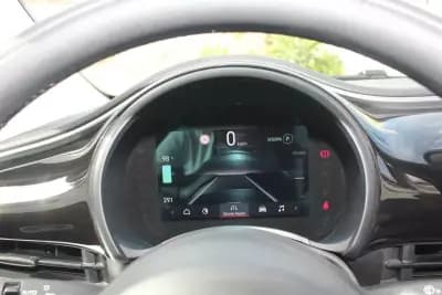 Vendo Fiat 500e C 2022 - 19980 EUR, 10413 km - AUTO.MOTO.pt