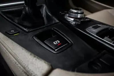 Vendo BMW 520 2010 - 11990 EUR, 252182 km - AUTO.MOTO.pt