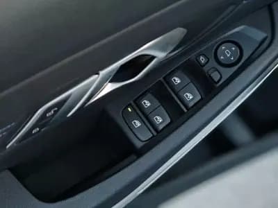 Vendo BMW 330 2021 - 31900 EUR, 156735 km - AUTO.MOTO.pt