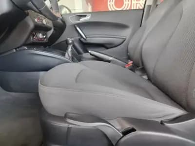 Sell Audi A1 2011 - 8650 EUR, 215600 km - AUTO.MOTO.pt