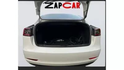 Vendo Tesla Model 3 2020 - 24990 EUR, 52675 km - AUTO.MOTO.pt