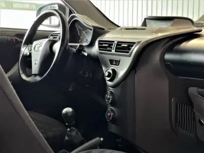 Sell Toyota iQ 2009 - 7750 EUR, 167000 km - AUTO.MOTO.pt