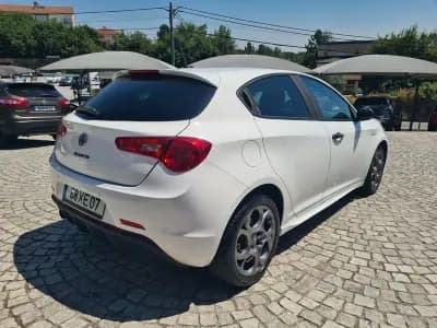 Sell Alfa Romeo Giulietta 2019 - 15790 EUR, 146000 km - AUTO.MOTO.pt