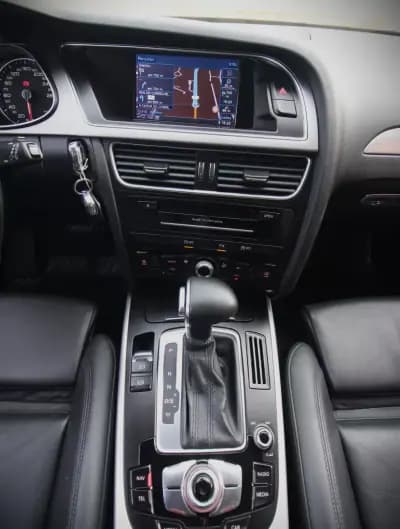 Sell Audi A4 Allroad 2014 - 17990 EUR, 222150 km - AUTO.MOTO.pt