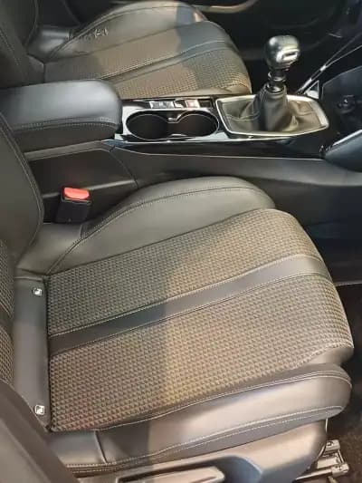 Sell Peugeot 208 2020 - 19250 EUR, 50860 km - AUTO.MOTO.pt