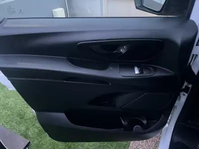 Vendo Mercedes-Benz Vito Tourer 2018 - 24900 EUR, 170000 km - AUTO.MOTO.pt