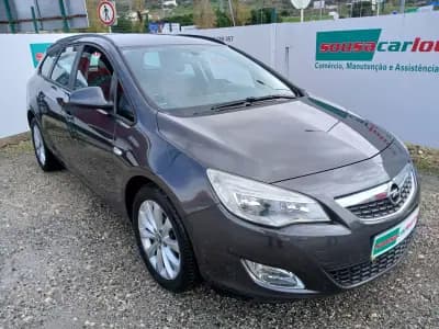 Vendo Opel Astra Sports Tourer 2012 - 6950 EUR, 178110 km - AUTO.MOTO.pt