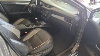 Vendo Toyota Avensis Touring Sports 2016 - 14900 EUR, 212217 km - AUTO.MOTO.pt